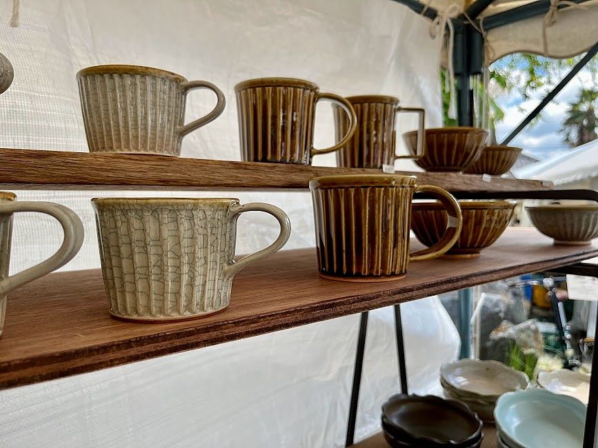 最近はこの形のカップが多いです、益子陶器市